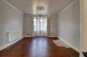 Lounge/Diner- click for photo gallery